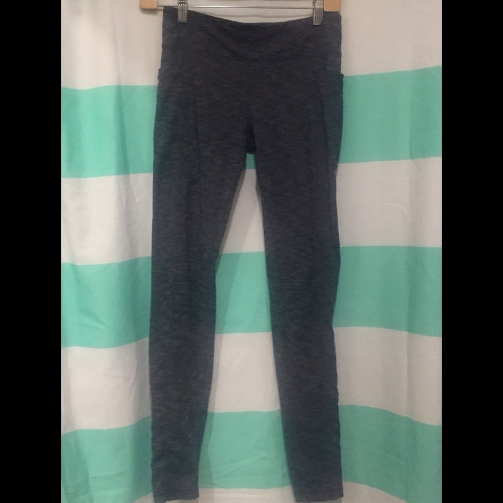 🌎Pair of Athleta Girl stretchy leggings